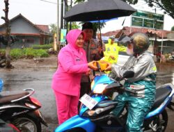 “Polres Pekalongan dan Bhayangkari Berbagi Kebahagiaan dengan Warga di Bulan Ramadhan”