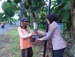 Polwan Polres Pekalongan Bagikan Sembako kepada Warga Kurang Mampu di Bulan Ramadan*
