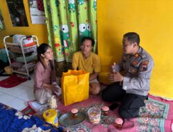 Peduli, Polsek Wiradesa Berikan Bantuan Sosial kepada Balita Pengidap Radang Otak