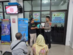 Hadiah Spesial di Hari Ulang Tahun, Pemohon SIM di Pekalongan Dapat Kejutan dari Polisi