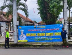 Sat Lantas Polres Pekalongan Masif Sosialisasikan Operasi Zebra Candi 2025 Lewat Pemasangan Ratusan Banner