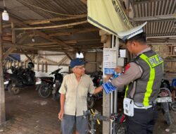 Jangkau Area Publik, Satlantas Polres Pekalongan Sasar Pedagang dan Pengunjung Pasar Hewan Kesesi untuk Sosialisasi Zebra Candi