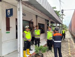 Dua Kapolres Cek Jalur Rel Kereta Api Pasca Banjir Pekalongan