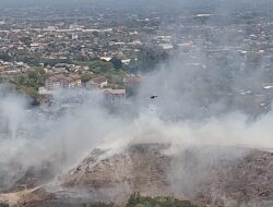 Polda Jateng Kerahkan Helikopter Water Bombing, Kebakaran TPA Putri Cempo Ditangani dari Udara